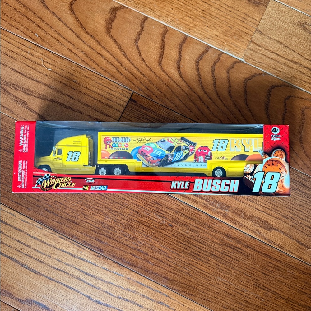 M&M'S #18 Kyle Busch winners circle Yellow Racing Transporter Toy Truck 1:642008